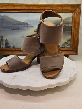 Toms Taupe Suede Sandals Size 12